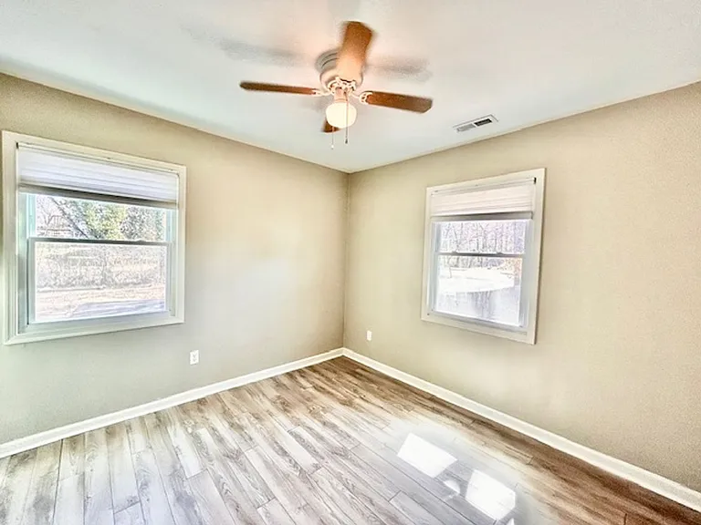 2127 Pimmit Dr — Photo 17