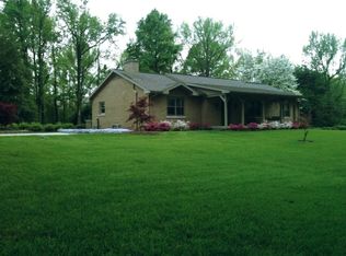 8212 Hogue Rd, Evansville, IN 47712