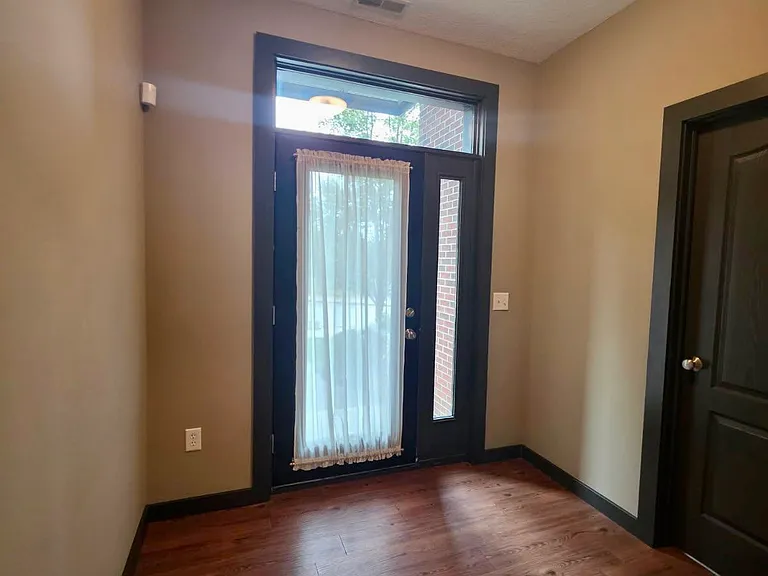 117 N Howard St — Photo 18