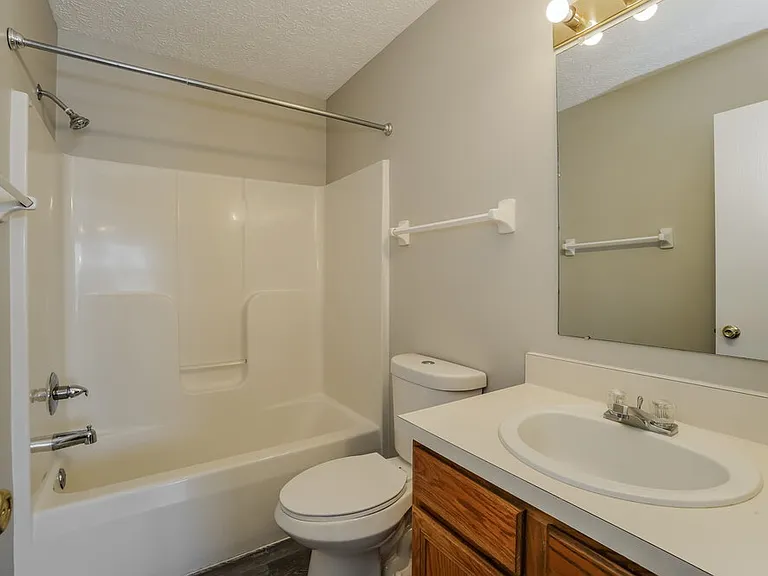 2719 Raphael Dr — Photo 17