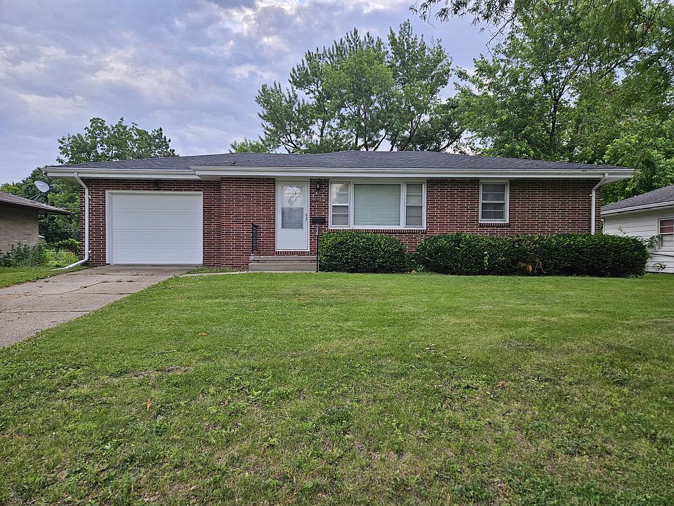 1st image of 413 SW Westlawn Dr