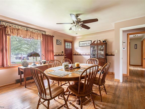 4th image of 29 Deeringwood Dr