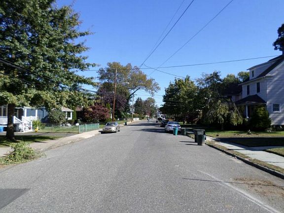 2nd image of 635 Vernon St