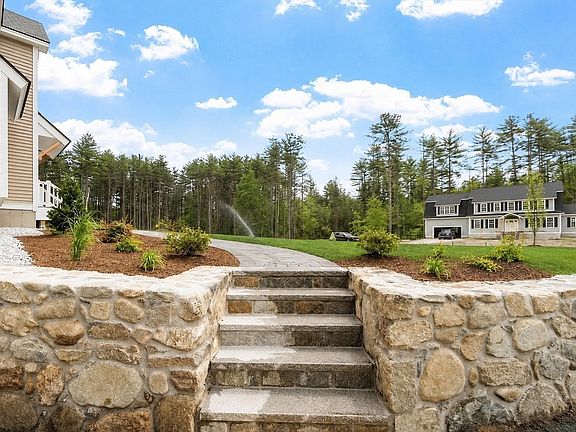 3rd image of 16 Unkety Brook Way