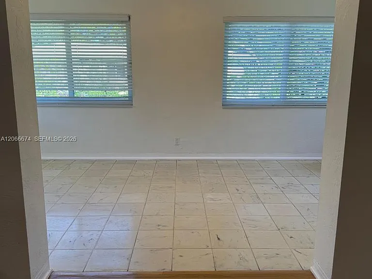 431 Candia Ave — Photo 27