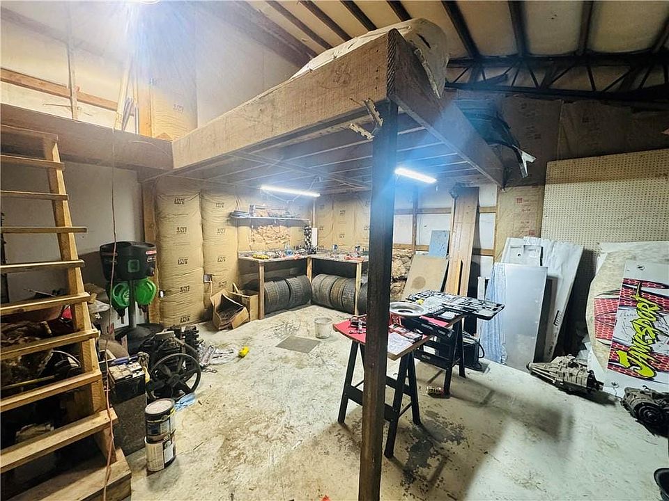 212 W Grand St Gallatin MO Zillow