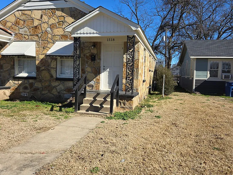 1518 Chandler St — Photo 1