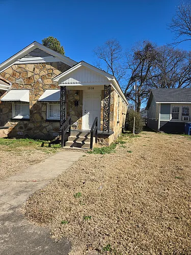 1518 Chandler St Photo 1