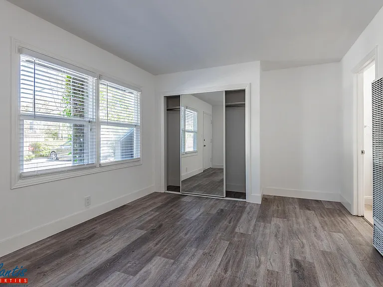 589 N 3rd St #2 — Photo 2