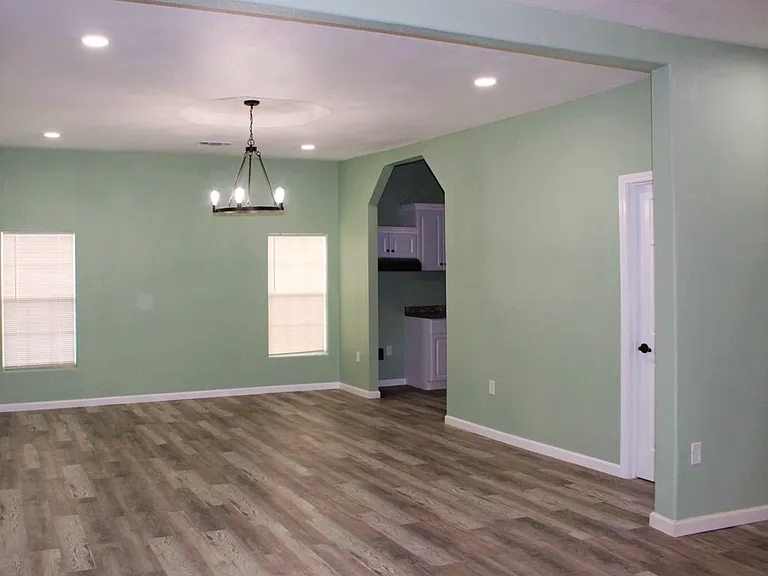 304 W James St #ID-2965 — Photo 3