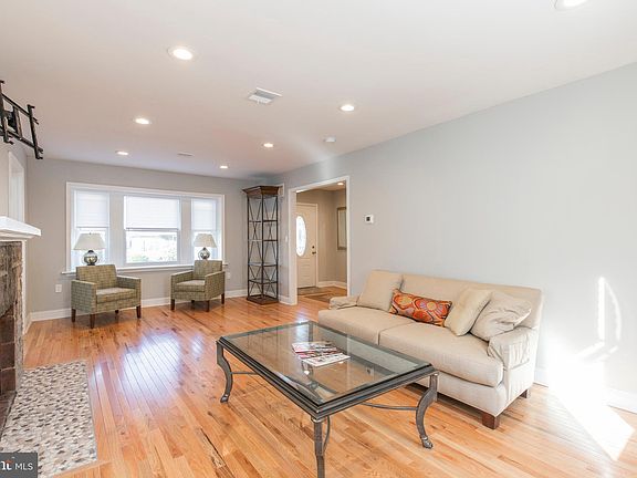 5th image of 719 Lindale Ave