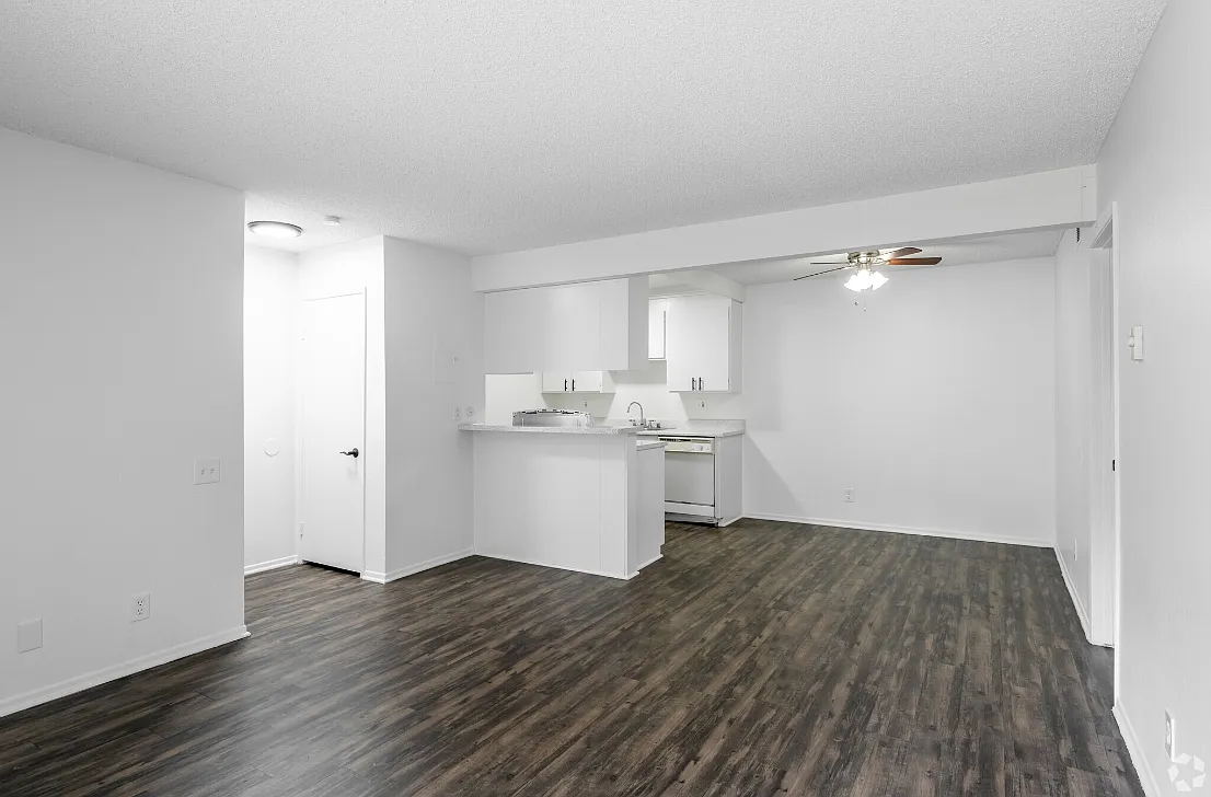 Stone Creek Apartments — Photo 4