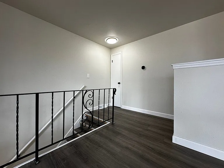 2746 Nicolet Dr — Photo 26