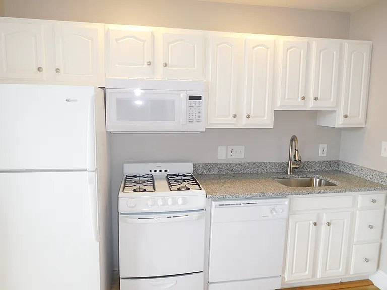365 Washington St — Photo 11