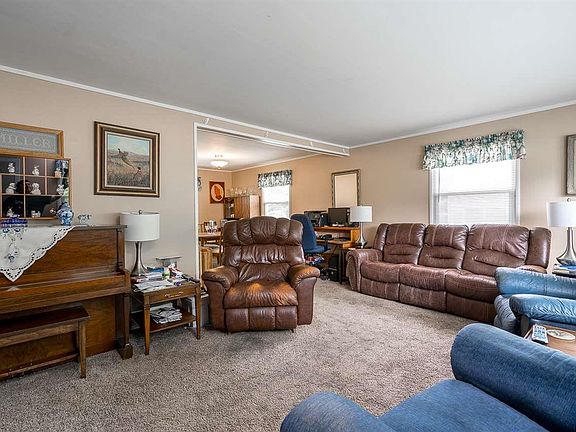 4th image of 1735 Hunt Ave