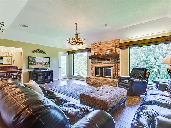 3rd image of 6422 Westover Dr