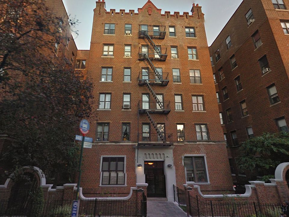 1st image of 921 Washington Ave APT 1F