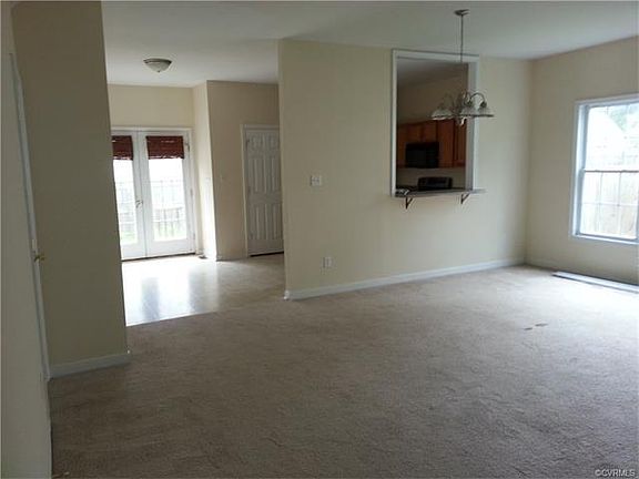 3rd image of 3104 Sussex Dr