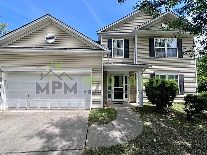 4 bed, 2.5 bath, 2400 sqft, $2,400 — Photo 1