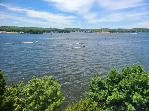 356 Regatta Bay Cir #4B, Lake Ozark, MO 65049