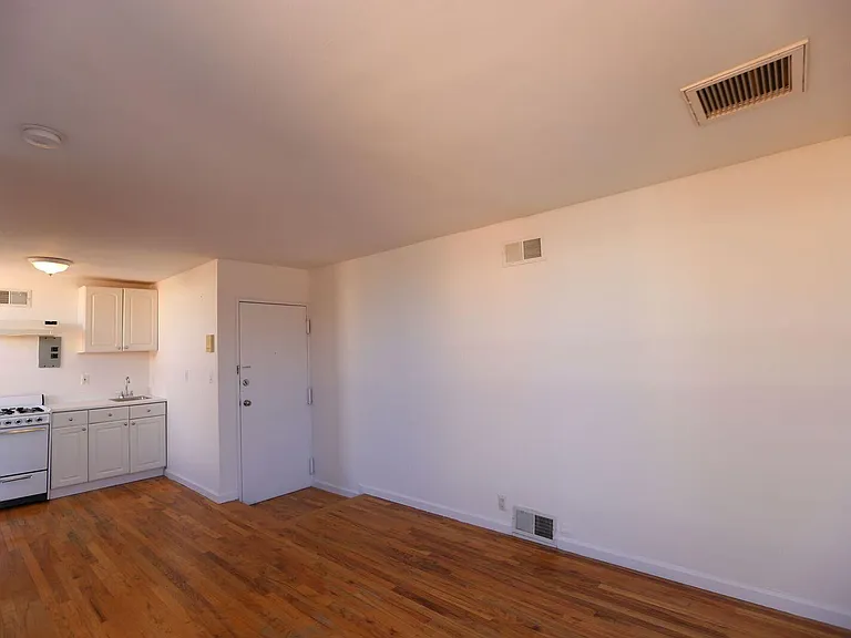 253 3rd St #2B — Photo 25