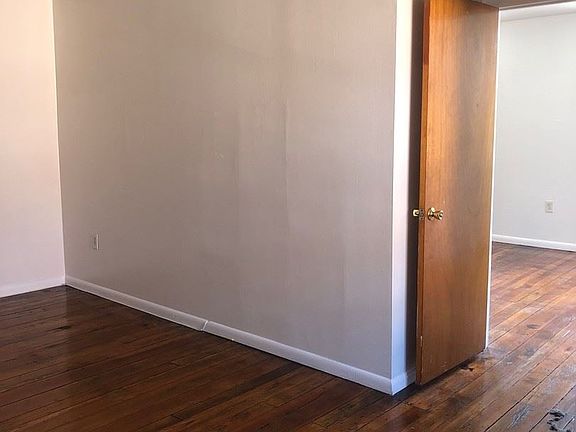 5th image of 701 S 16th St APT 3
