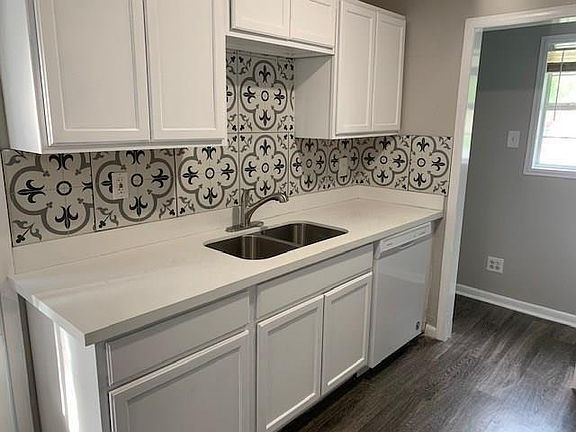 5th image of 2148 Pearland Ave