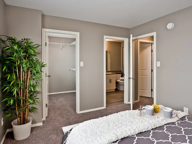 10 Foxdale Way — Photo 41