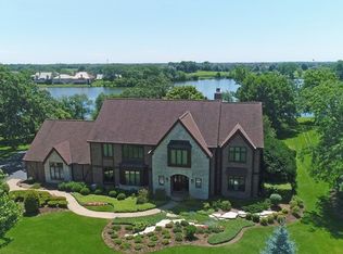 7618 Bonnie Ridge Rd, Crystal Lake, IL 60014