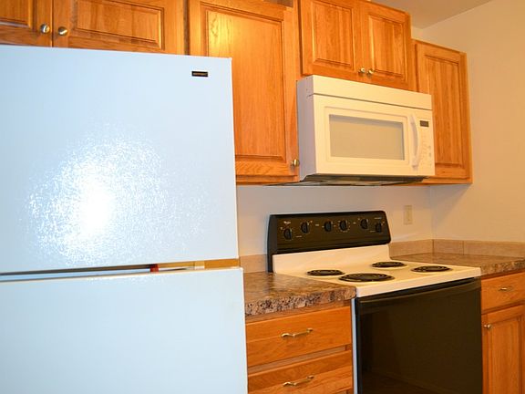 4th image of 271 Little John Ln