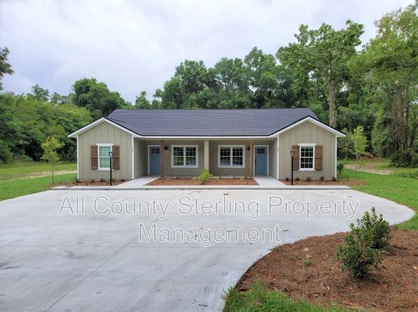 161 SW Yulan St #102