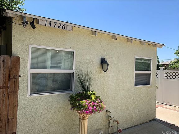 3rd image of 14728-14726 Rex St