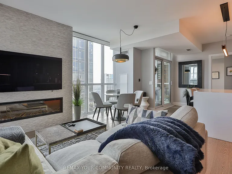 1 Yorkville Ave #4301 — Photo 17