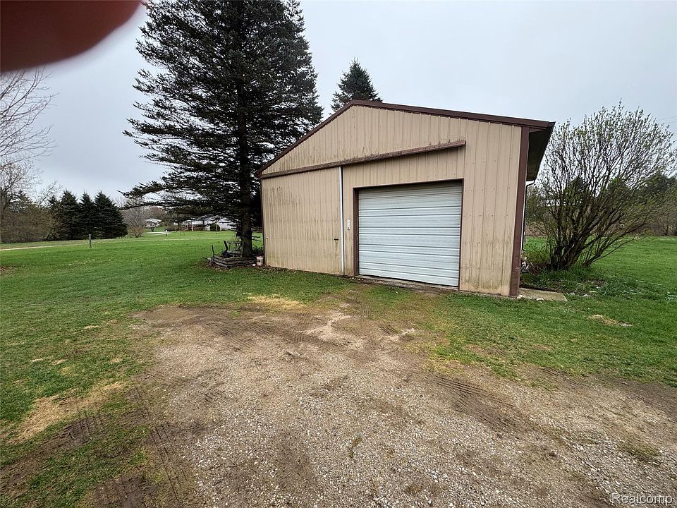 2nd image of 183 Carpenter Rd