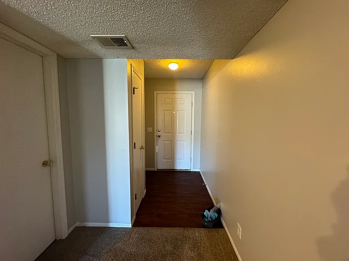 2 bed, 2.0 bath, 1142 sqft, $1,475 — Photo 2