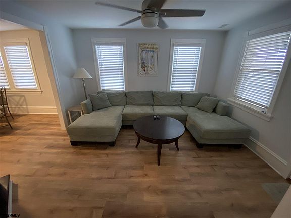 3rd image of 804C Brighton Pl #3
