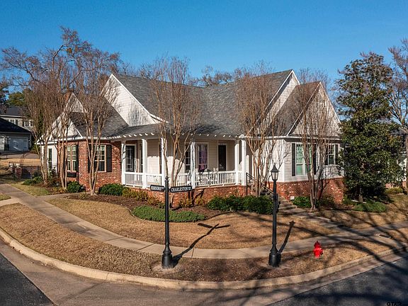 3rd image of 3978 Charleston Park