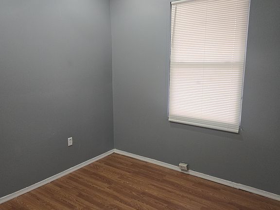 3rd image of 4816 Westminster Ave Floor 1