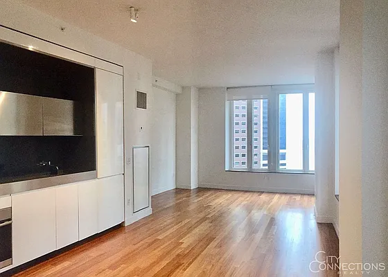 Rented by City Connections Realty | media 34