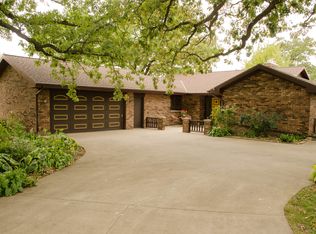 3865 Wequiock Rd, Green Bay, WI 54311