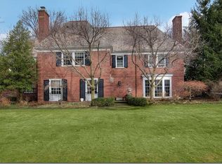 19201 Shelburne Rd, Shaker Heights, OH 44118