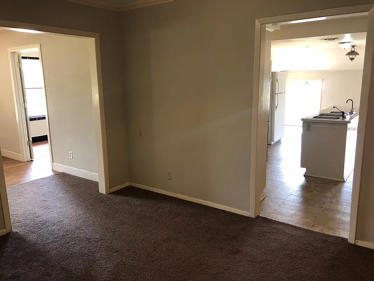 214 Lewis St — Photo 9