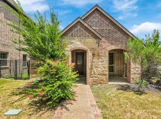 4004 Red Lynx Ln, Arlington, TX 76005