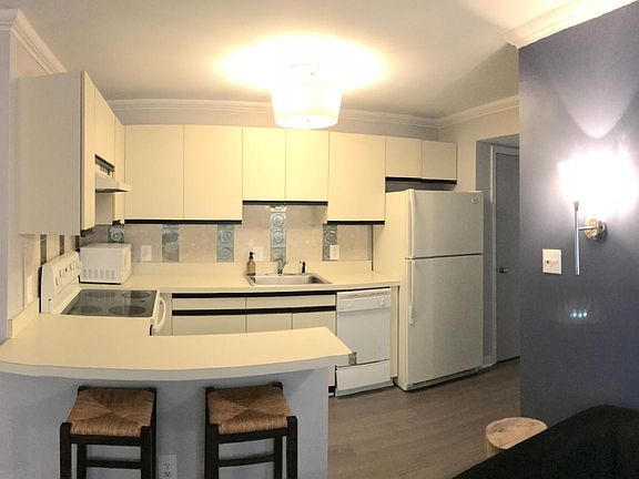 5th image of 306 E Duncan Ave #306E