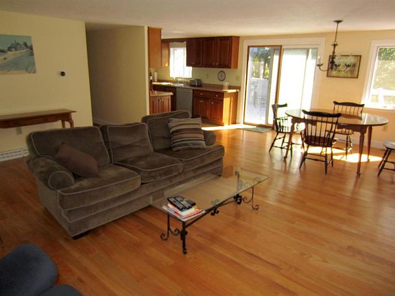 3rd image of 37 Coles Pond Drive