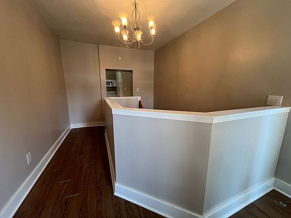 4th image of 500 W Marshall St #1