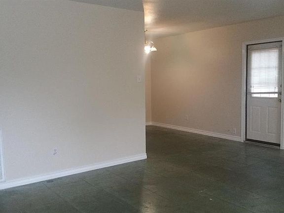 3rd image of 3001 Lewis St #B
