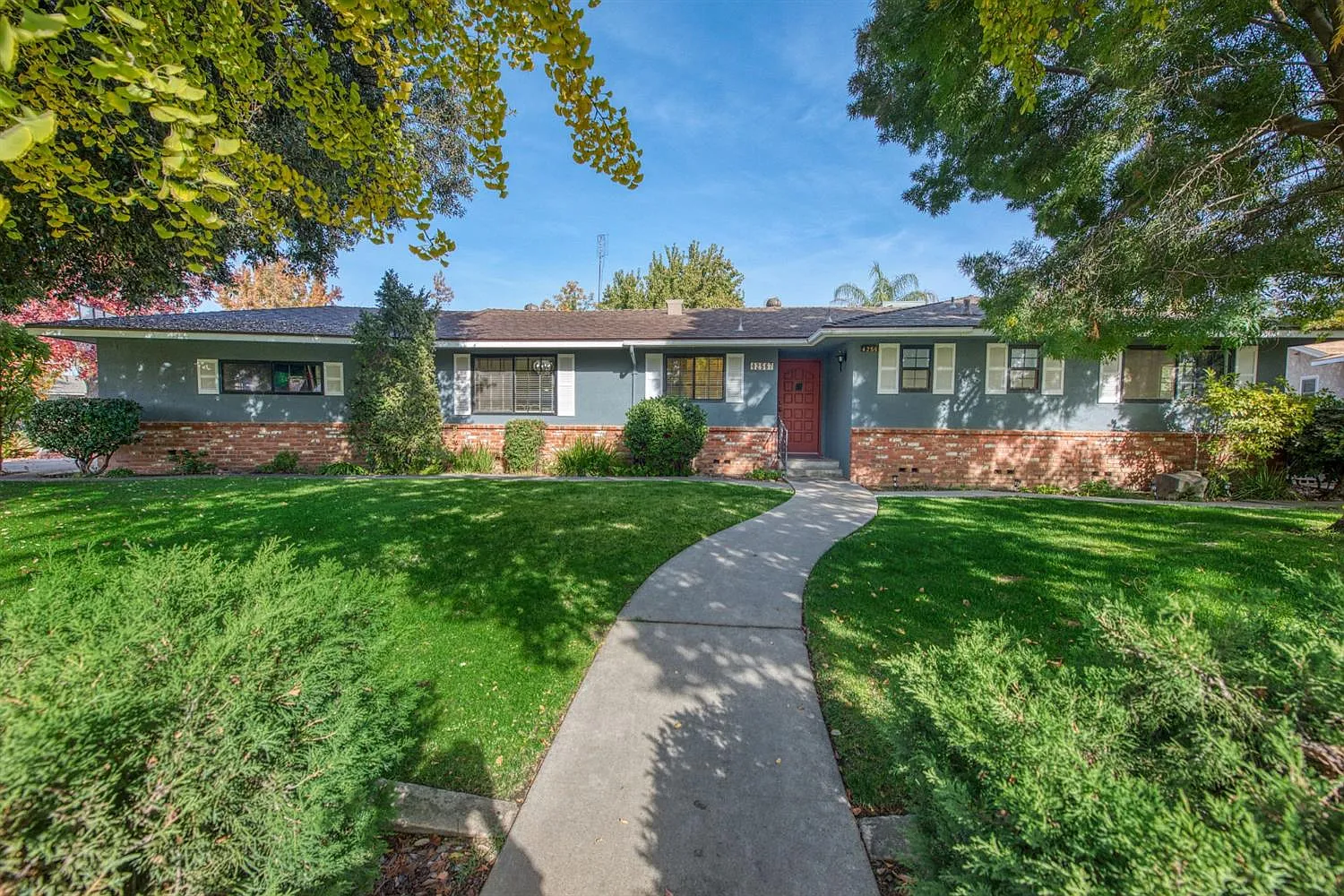 4256 N Sunnyside Ave photo 1