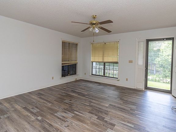 5th image of 199 Cox Dr