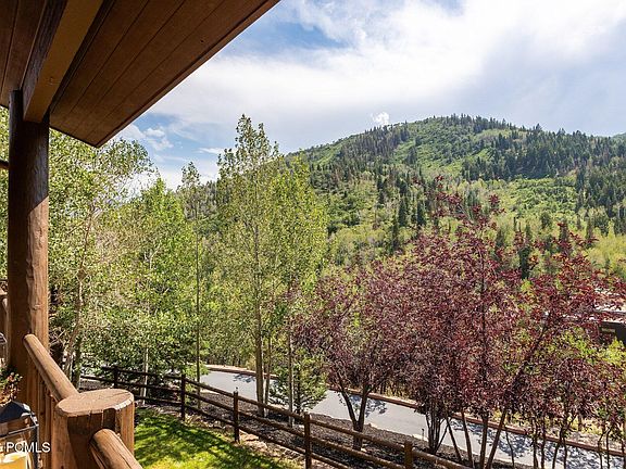 5th image of 2240 Bear Hollow Dr